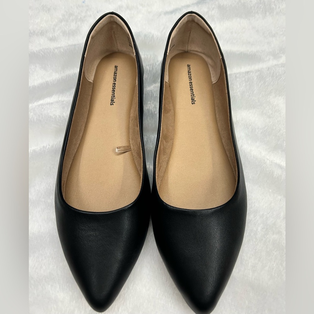 Amazon Essentials Women's Classic  Ballet Black Pointed Flats NWOT 9